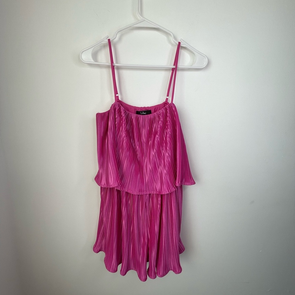 Lulu's Vibrant Pink Layered romper size small - Picture 2 of 7